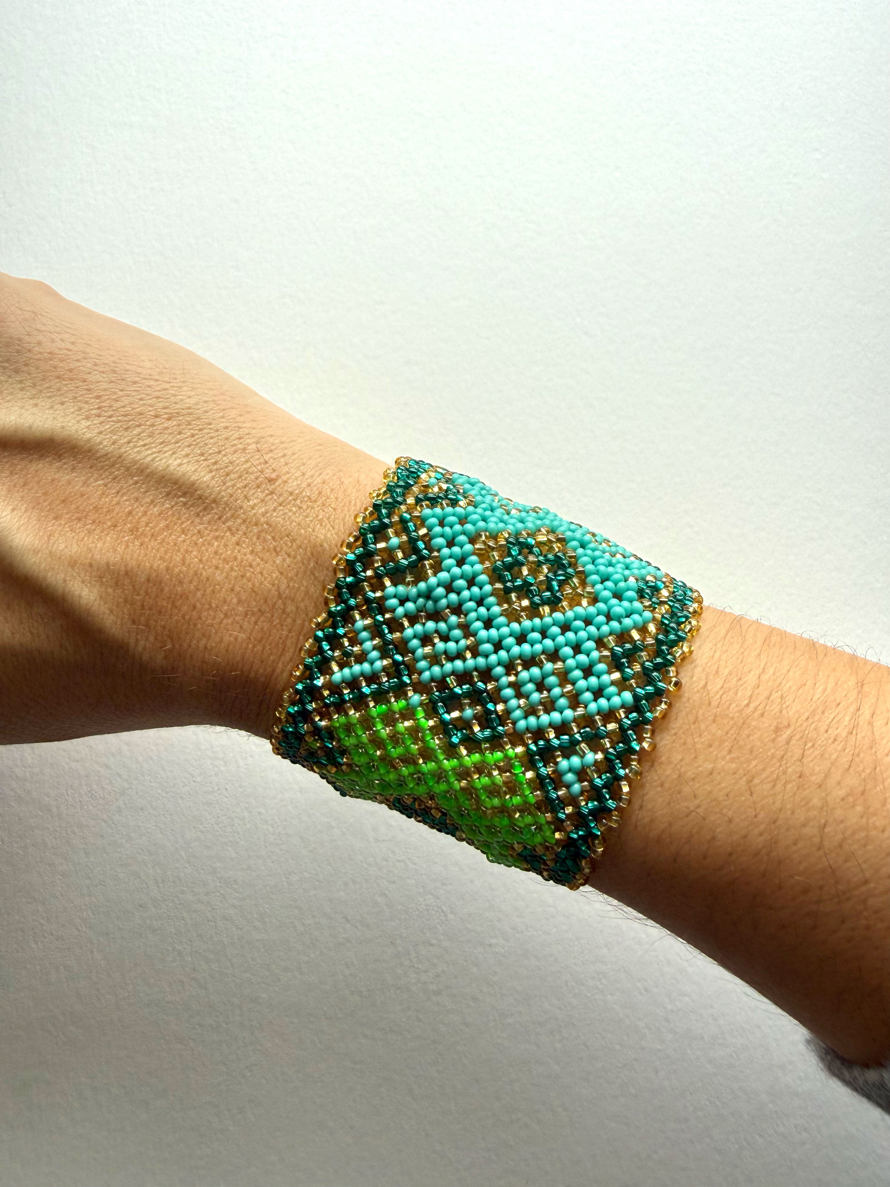 PULSERA CHAQUIRA GEOMÉTRICA ANCHA