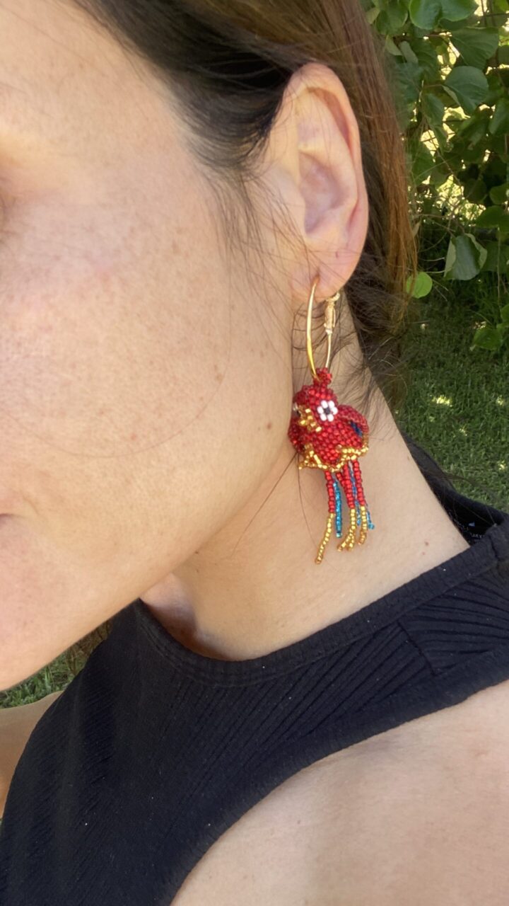 PENDIENTES LORO ROJO