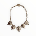 collar leones