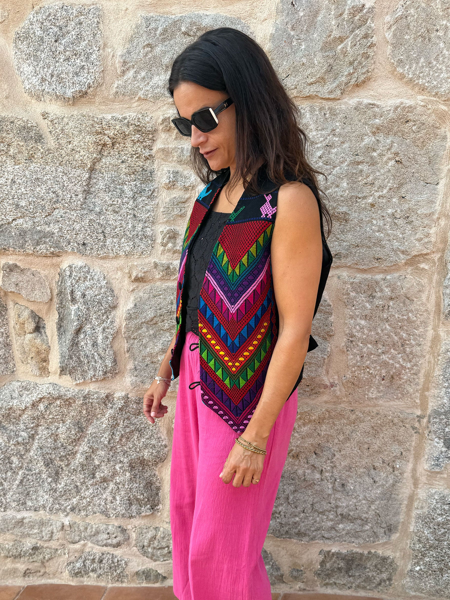 CHALECO MEXICANO COLORIDO ROJO ROSA – ÉTNICO ARTESANAL